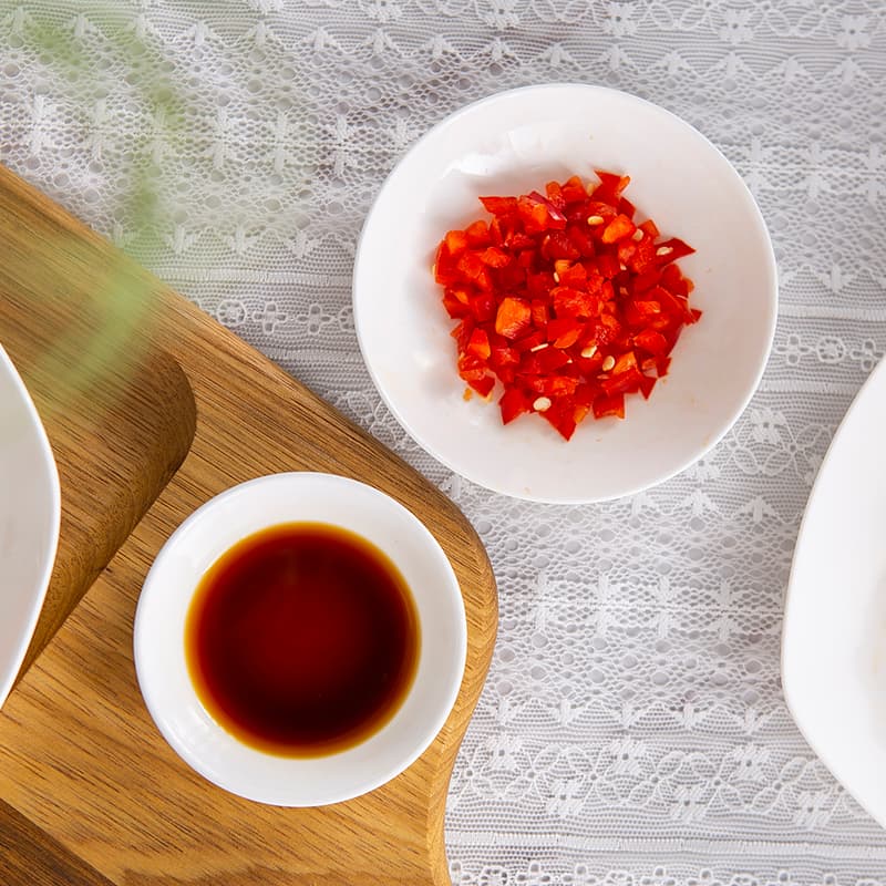 Small Round Bone China Snack Plate, Creative Dipping Sauce Dish, Ceramic Flavor Dish, Kitchen Hot Pot Dish, Pure White Tableware