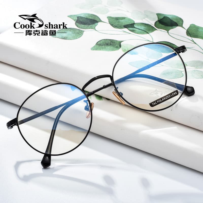 Cook Shark Anti-Blue Light Radiation Computer Glasses Round Frame Eyeglasses Plain Lens Protective Glasses for Women and Men Trendy