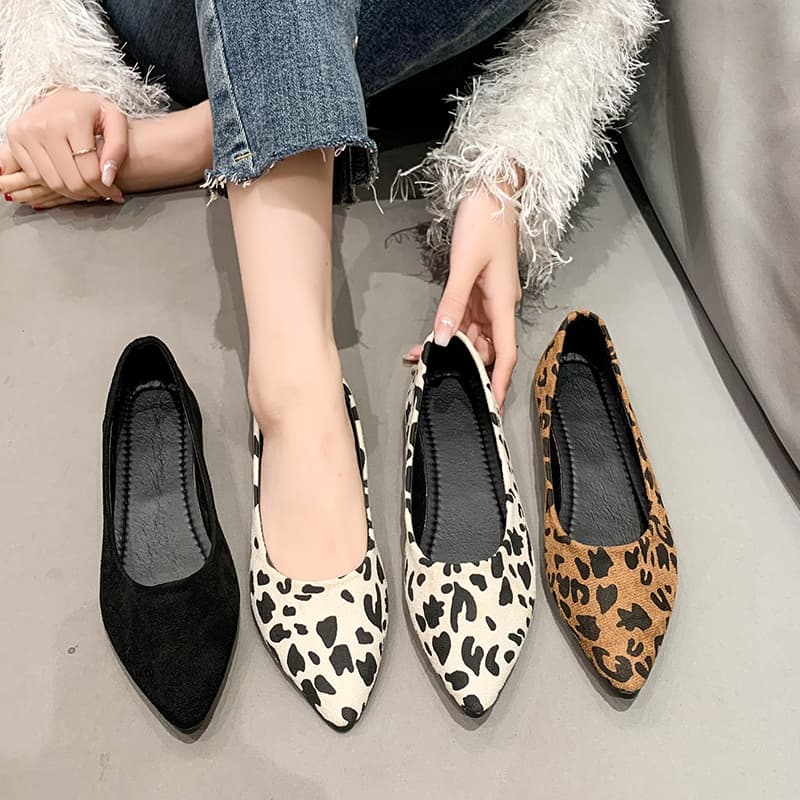 Pointed Toe Flat Shoes for Women, Spring Style, Versatile Suede Shallow Mouth Work Shoes, Slip-On Leopard Print Loafers