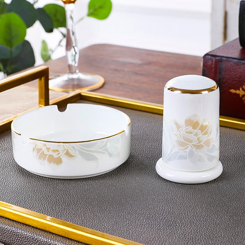 Household Toothpick Holder, Hotel Toothpick Box, Ceramic Simple Toothpick Jar with Lid, European-Style Gold-Rimmed Toothpick Holder, Ashtray