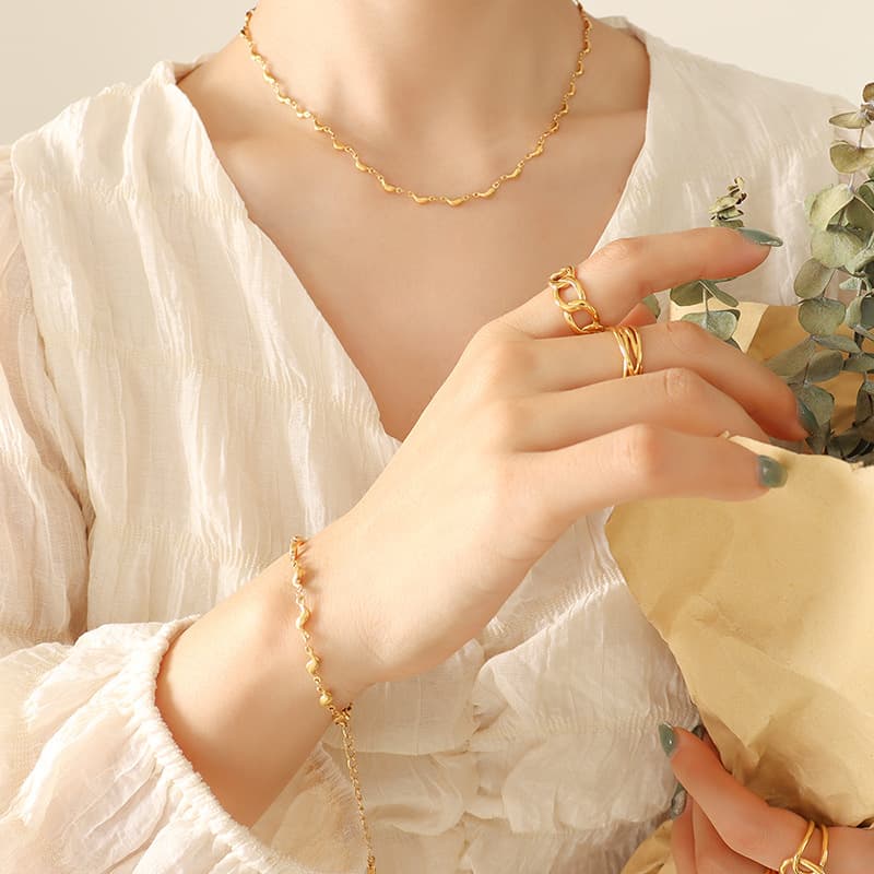Korean Style Trendy Fresh Fairy Jewelry Small Chili Pepper Small Dolphin Necklace Bracelet Jewelry Set 18K Gold Plated