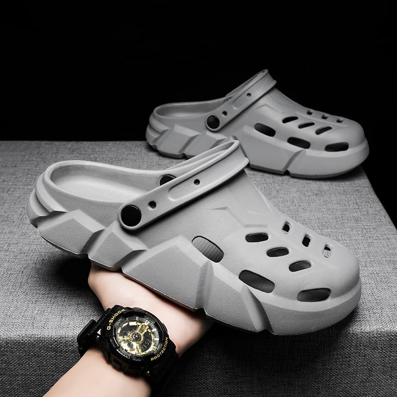 Men's Summer Outdoor Sports Non-Slip Wear-Resistant Clogs Men's Casual Sandals soft sole Closed-Toe Slippers