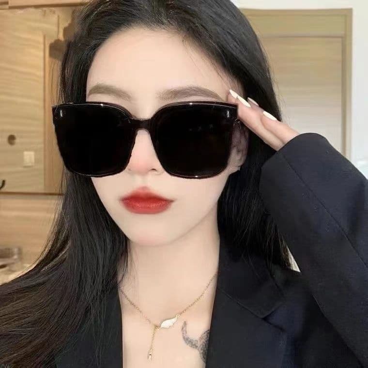 Sunglasses for Women, Cool and Trendy, Make the Face Look Smaller, Sun Protection, Uv Protection, Internet Celebrity Style, 2022 Popular Square Glasses