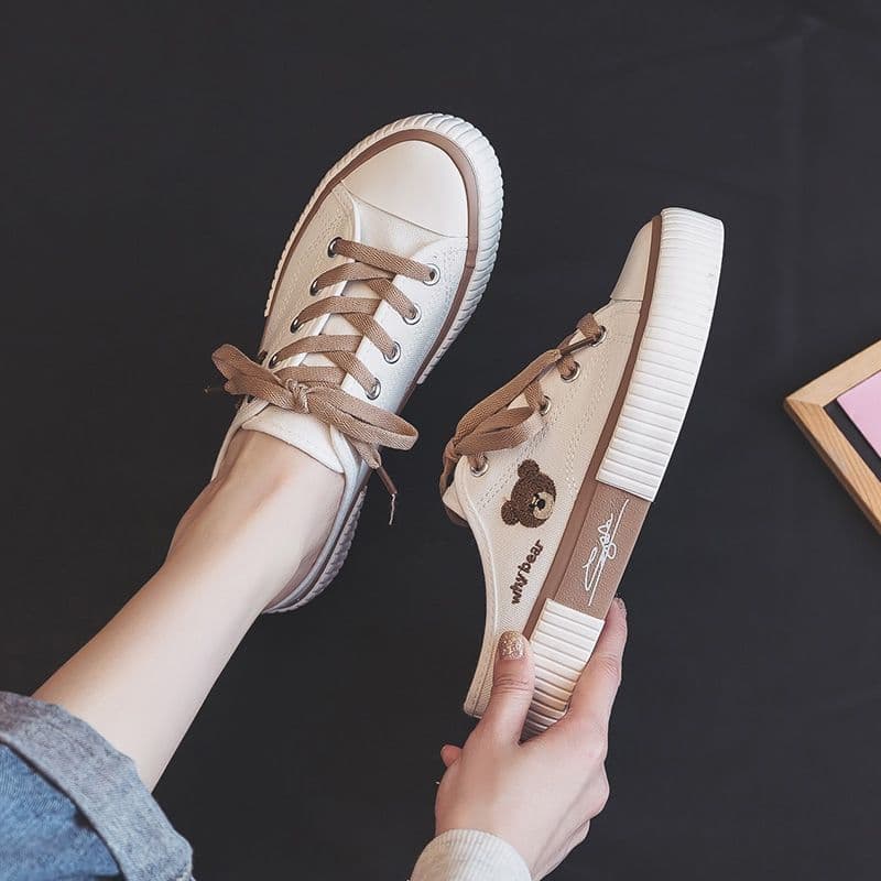 2023 Spring New Bear Low-Top Canvas Shoes for Female Students, Korean Style Versatile Casual Board Shoes, Trendy Sports Sneakers