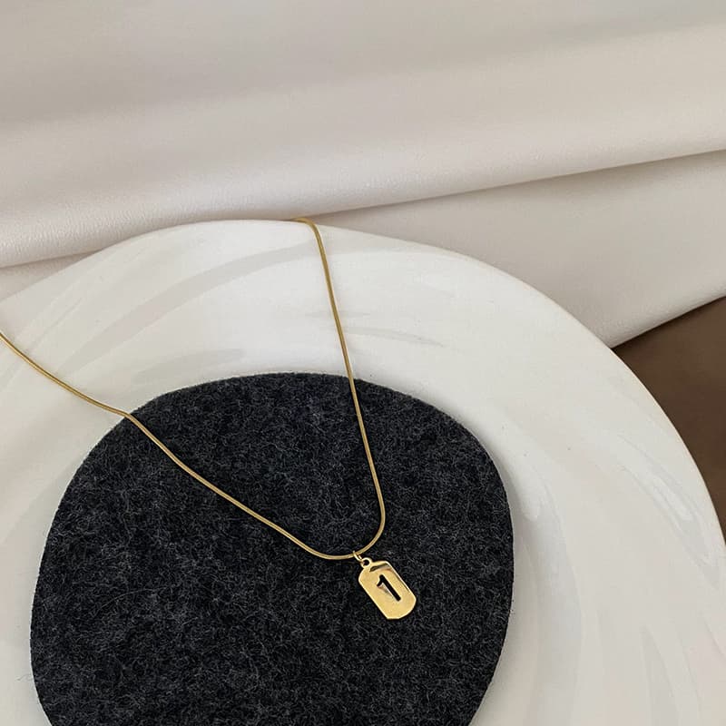 Lucky Fortune Card Number Necklace Titanium Steel Non-Fading Light Luxury Style Gold Vintage Exquisite Snake Bone Chain ins