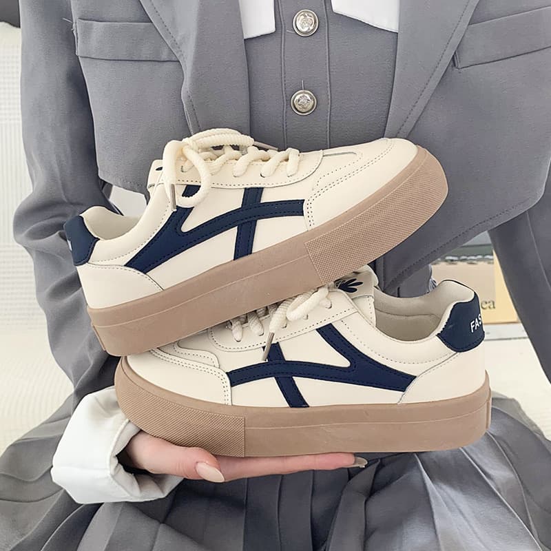 Popular Women's Shoes for Autumn, German-Style White Sneakers, Versatile, Niche, Thick-Soled Sports Shoes, Student Board Shoes, Women's Casual Shoes