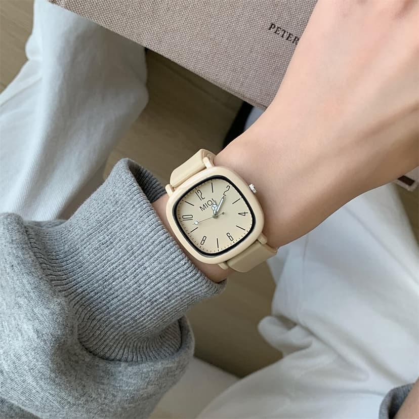 Korean-Style Fresh Square Watch for Women, Suitable for Middle and High School Students, Niche Design, High Aesthetic Value, Artistic, Versatile, and with a Preppy Style