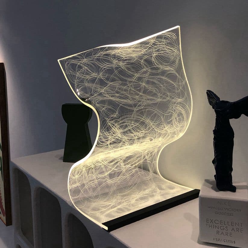 Room Creative Flowing Light Lamp, Desktop Light Luxury Lamp, Bedroom Bedside Lamp, High-End Decorative Night Light, Decorative Lamp