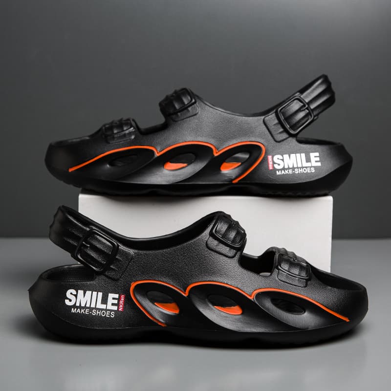 Summer Men's Sandals 2025 New Model Men's Creek Wading Beach Shoes Sports Non-Slip Wear-Resistant Outdoor Slippers with Holes