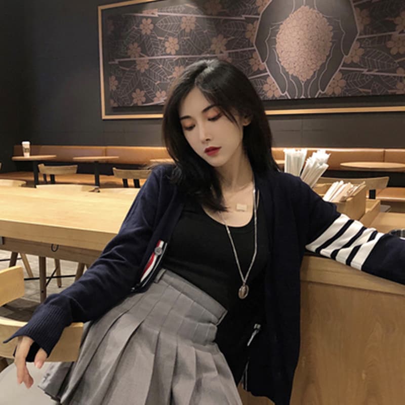 2024 Spring and Autumn New Style Knitted Long Sleeve Loose V-Neck Four-Bar Unisex Couple Cardigan Thin Jacket