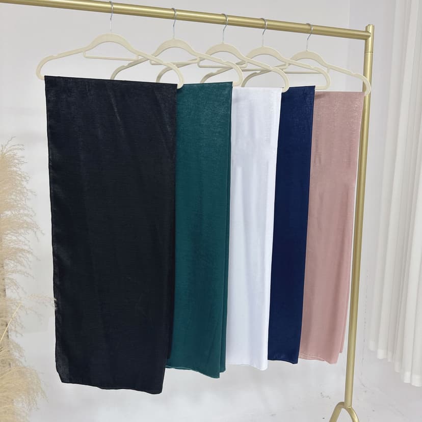 Abu Dhabi Long Scarf Middle East Dubai Travel Satin Comfortable Solid Color Headscarf Women's Scarf Performance Shawl