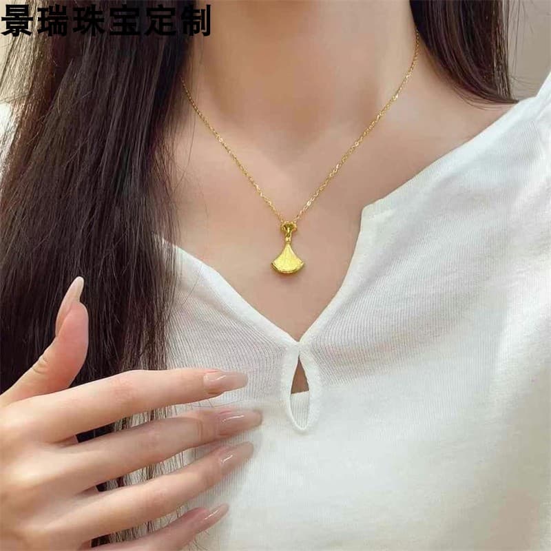 5G Craft Frosted Brushed Small Skirt Fan Gold Necklace Set Chain Women's Fashion Minimalist 999 Gold New arrival