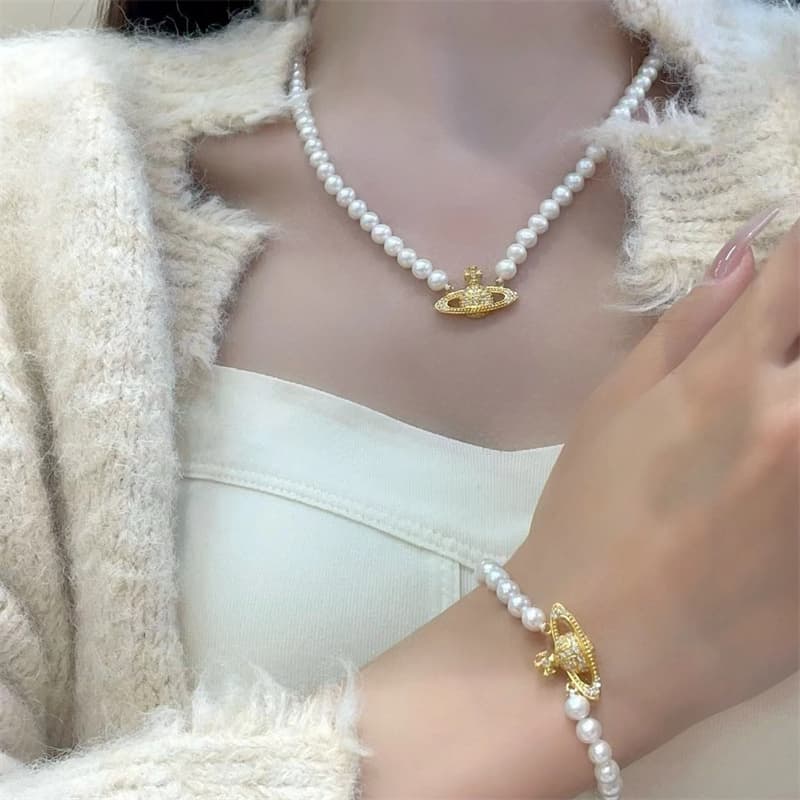 New Product 999 Pure Gold Women's Weixue Style Empress Dowager Saturn Gold Pendant with Diamonds and Natural Pearl Necklace for Gift Giving