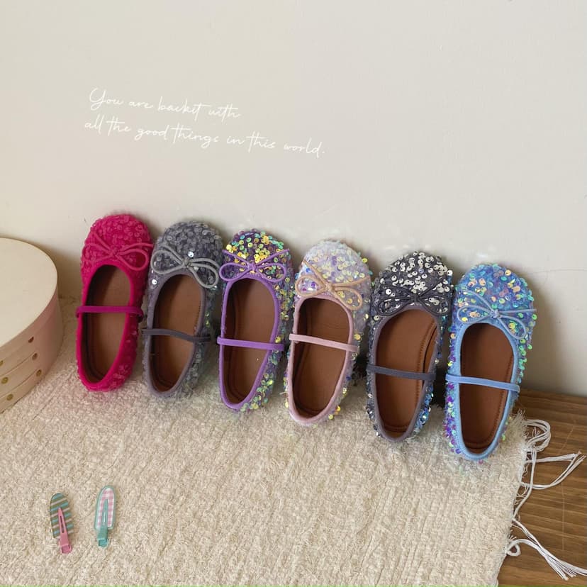 K-Style of Spring and Summer New Girls' Small Leather Shoes 2025 Girls Princess Shoes Soft Sole Velcro Beanie Shoes Flats