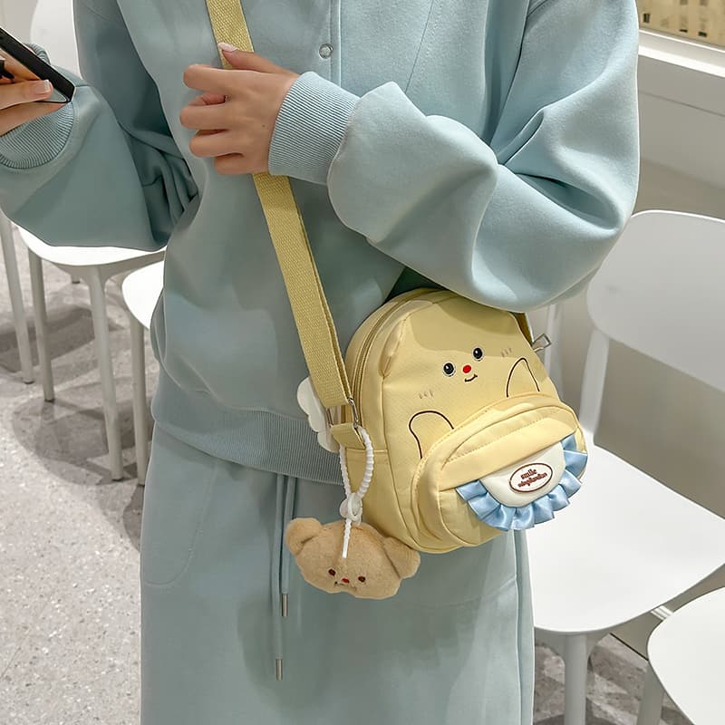 Cute Cream Bear Crossbody Bag for Women 2025 New Japanese Cartoon Shoulder Bag Lightweight Children's Outdoor Backpack