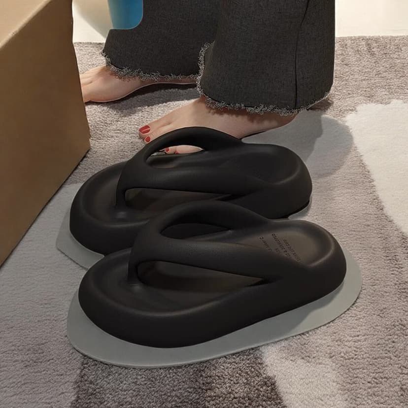 Women's Flip-Flops Summer Outwear 2025 New arrival Beach Seaside Thick Sole Height Increasing Fashion Sandals Women's Flats