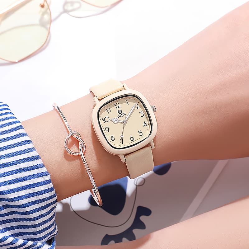 New Square Watch for Women with Small Dial, Suitable for Middle and High School Students, Cute, Simple, Original, Niche, Waterproof, Light Luxury Watch