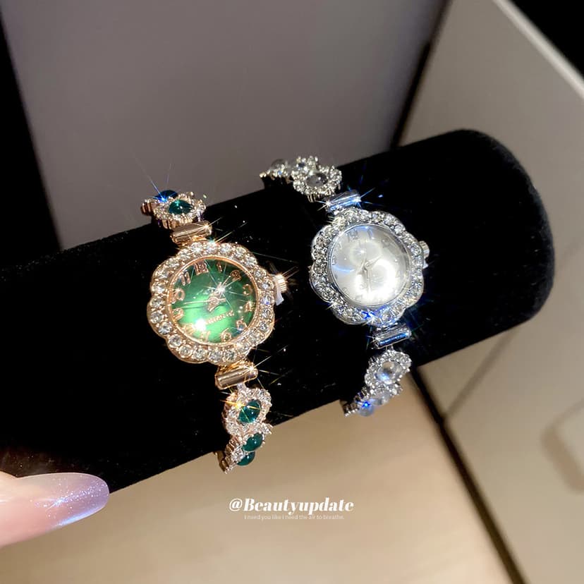 Diamond-Encrusted Round Watch Pull-Out Bracelet, Retro Palace Style Versatile Bracelet, Exquisite Light Luxury High-End Jewelry for Women