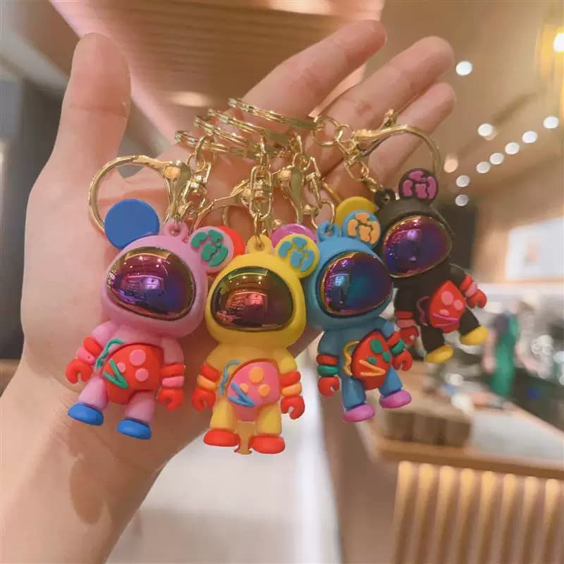 Creative Astronaut Rabbit Keychain, Fashionable and Personalized Bag Pendant, Unisex Car Keychain Key Ring