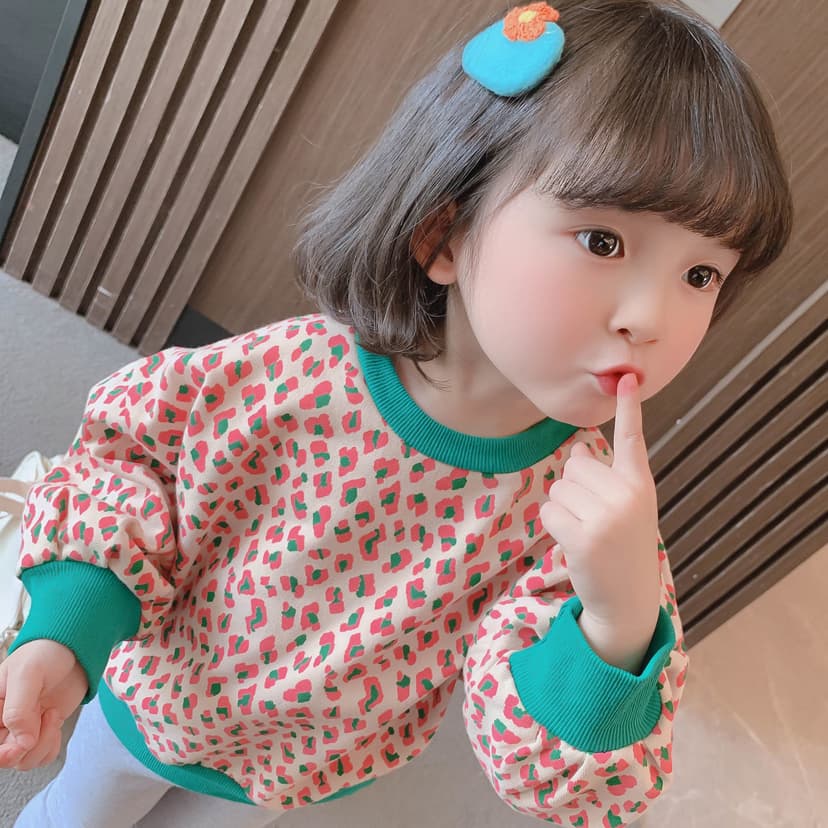 Girls' Spring Leopard Print Sweatshirt 2026 New Stylish Children's Base Shirt for Girls, Versatile Long-Sleeve Top for Spring and Autumn