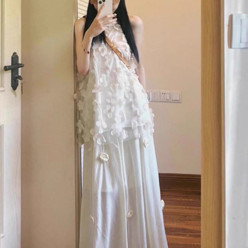 Beautiful Summer Suit, a Complete Set of Three-Dimensional Flower Sleeveless Vest Tops, Age-Reducing Half-Length Skirts, Two-Piece Set