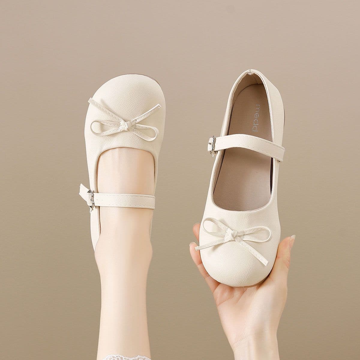 Mary Jane Shoes 2025 Summer New White Japanese Style Style Round Toe Shallow Mouth Thick Heel with Skirt Bow Cute Shoes