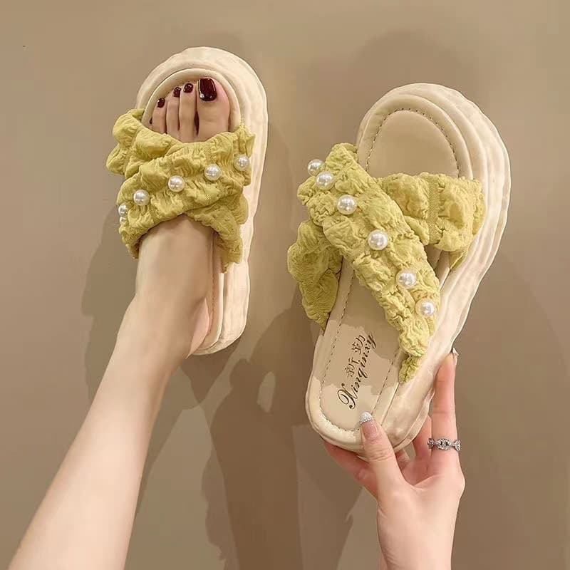 2023 New Fairy Style Pearl Cross Belt Women's Outer Wear Beach Sandals and Slippers Platform Thick Bottom Dissolving Shoes Seaside Slippers