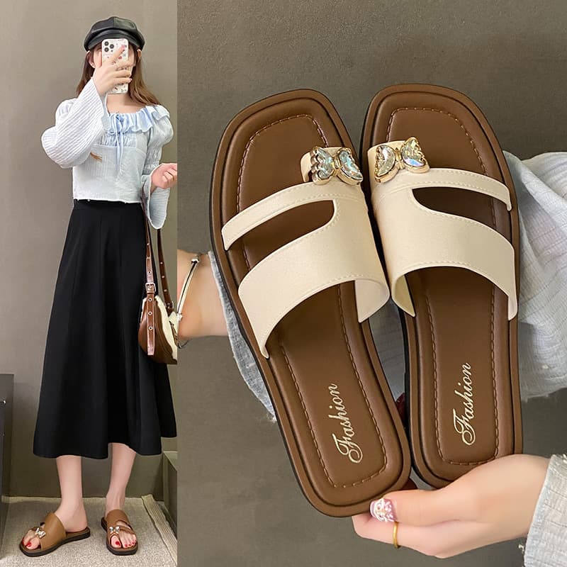2025 New Summer Slip-On Slippers for Women Korean Style Retro Fashion Casual Vacation Slip-On Roman Sandals
