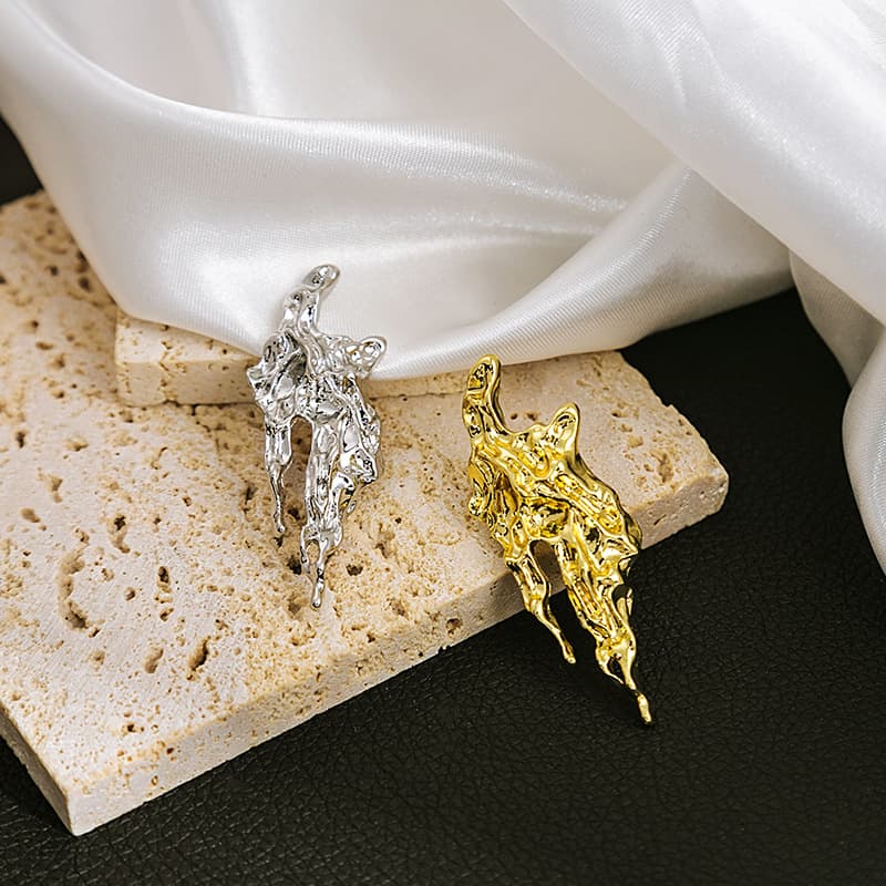 Retro Lava Irregular Brooch Metal Style Niche Simple Design Clothing Fashion Style Internet Celebrant Accessories Wholesale