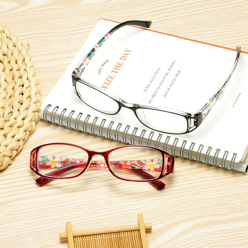 New product resin hollow design women's colorful reading glasses elegant printed old man's glasses wholesale reading glasses 018