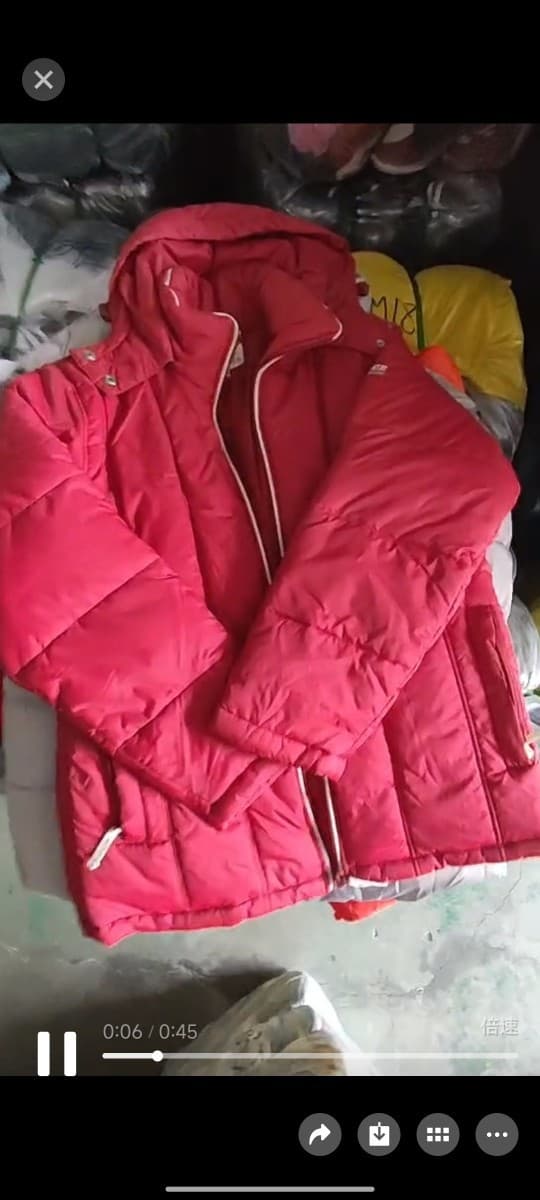 Second-Hand Clothing Recycling Export to Africa and Southeast Asia Cross-Border Supply Cotton-Padded Jackets for Women Sold by the Pound for 2 Yuan 0.5kg