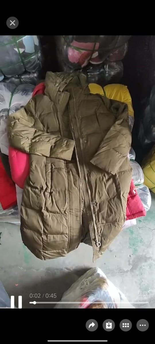 Second-Hand Clothing Recycling Export to Africa and Southeast Asia Live Supply Cotton-Padded Jackets for Women Sold by the Pound for 2 Yuan 0.5kg