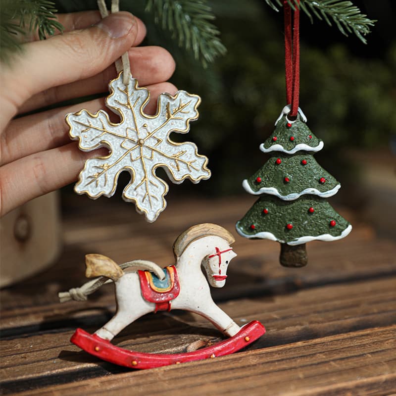 Resin Retro Christmas Painted Resin Snowflakes and Five-Pointed Stars Christmas Tree Decorations Hanging Ornaments Arrangement